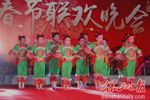 红豆树“村晚”