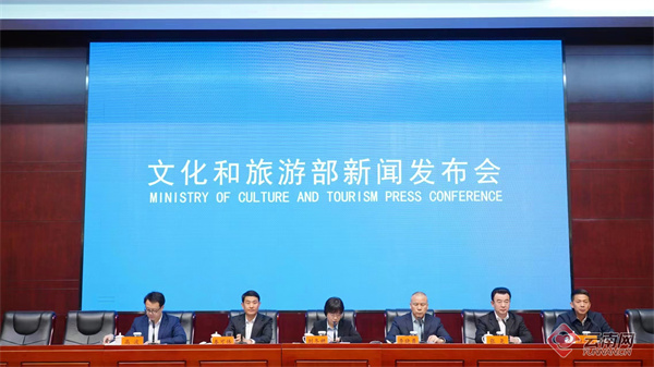 发布会现场.jpg